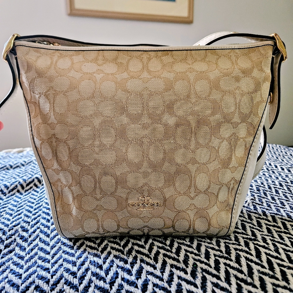 EUC Coach Dufflet Crossbody Purse w/ Signature Jacquard in Cream/Tan - Picture 2 of 15